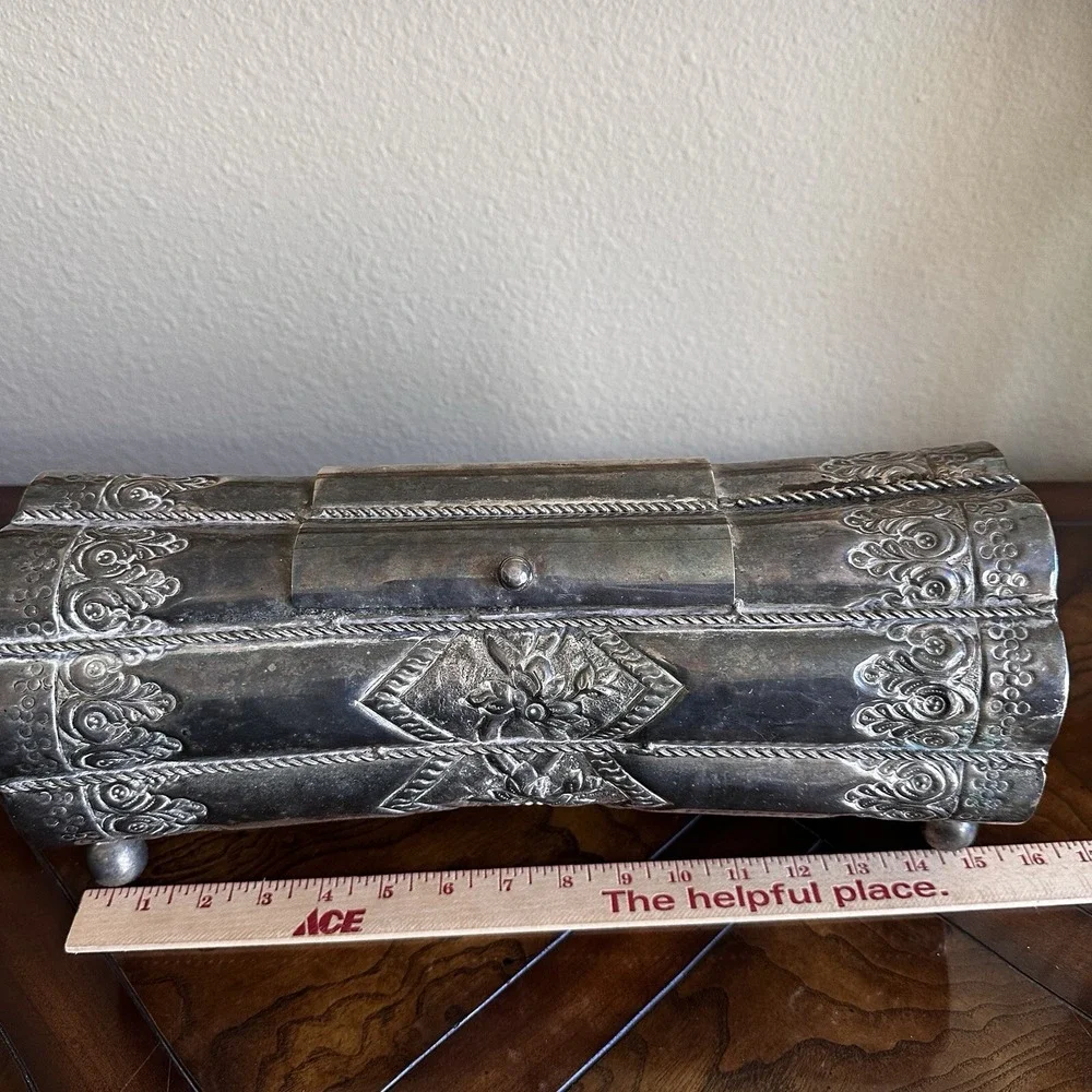 Antique VTG Barrel Shape Metal Box 16.5 Inch Footed Lidded Hammered‎ Ornate READ